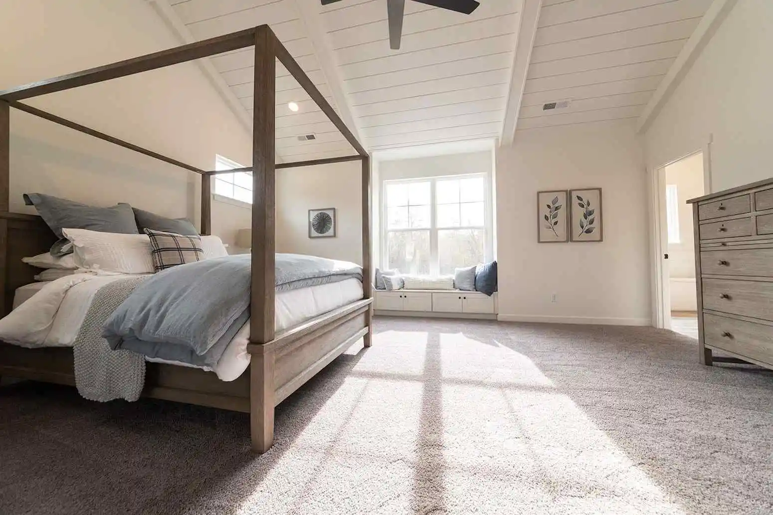 Image of Master Bedroom Suite built by Virginia Builders